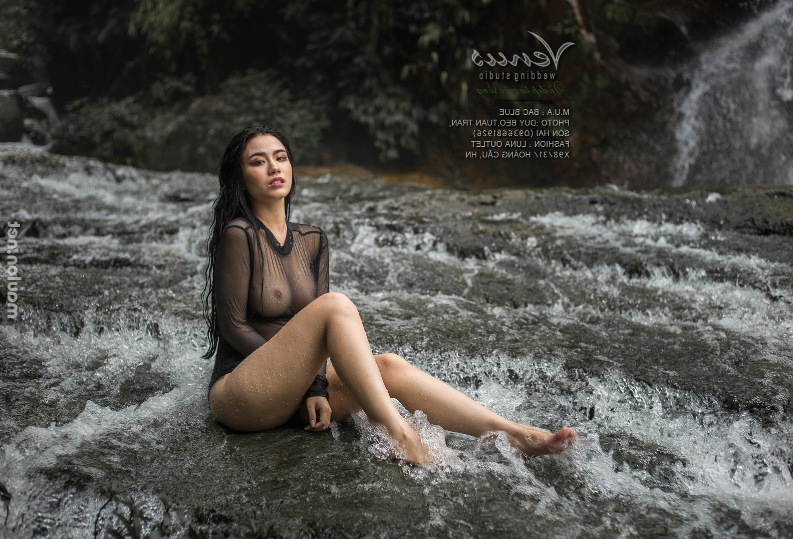 Linh Miu nude bên bờ suối (23 Pic) | MauLon.Xyz